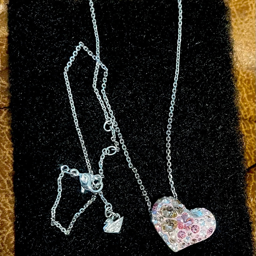 Adorable pink Swarovski crystal necklace